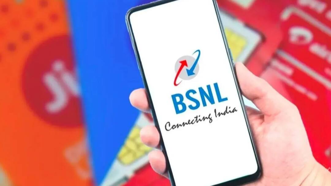 BSNL Prepaid Plan: అత్యంత చవకైన ప్లాన్ తెచ్చిన బీఎస్ఎన్ఎల్ - నెలకు రూ.100 కూడా లేదుగా! BSNL Rs 1198 Annual Prepaid Plan Launched Check Data Calling Benefits BSNL Prepaid Plan: అత్యంత చవకైన ప్లాన్ తెచ్చిన బీఎస్ఎన్ఎల్ - నెలకు రూ.100 కూడా లేదుగా!
