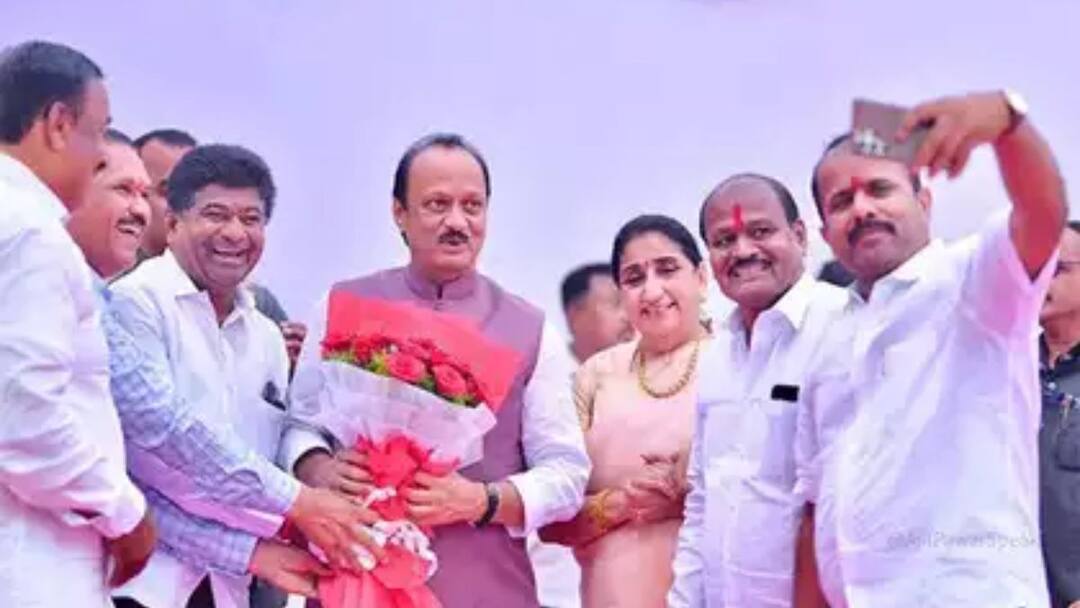 Sunetra Pawar: 'बारामतीकर 23 तारखेला दाखवून देतील...',बारामतीतील पाडवा उत्सवातील गर्दीवर सुनेत्रा पवारांची प्रतिक्रिया Baramatikar will show on 23rd in Election result Sunetra Pawars reaction on two Padwa in Baramati Sunetra Pawar: 'बारामतीकर 23 तारखेला दाखवून देतील...',बारामतीतील पाडवा उत्सवातील गर्दीवर सुनेत्रा पवारांची प्रतिक्रिया