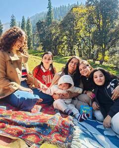 Kangana Goes On Picnic With Family In The Hills & This Is The Most Adorable Member Of The Ranaut Family
