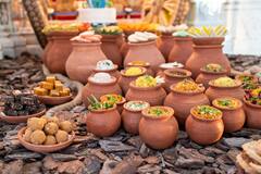 અબુ ધાબી BAPS સ્વામિનારાયણ મંદિરમાં દિવાળીની ભવ્ય ઉજવણી, જુઓ અન્નકૂટ દર્શનની તસવીરો