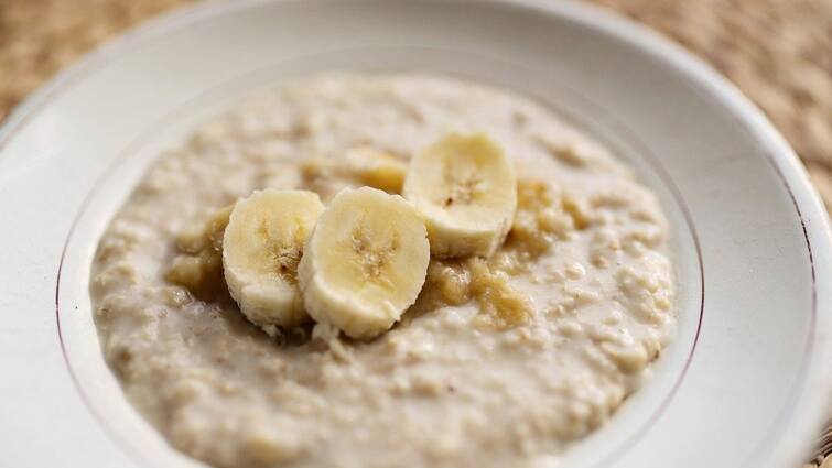 Have You Been Eating Bananas With Milk You Must Read This nutritionist  tips வாழைப்பழ மில்க்‌ஷேக் உடலுக்கு நல்லதா? கெட்டதா? நிபுணர்களின் அட்வைஸ் இதுதான்