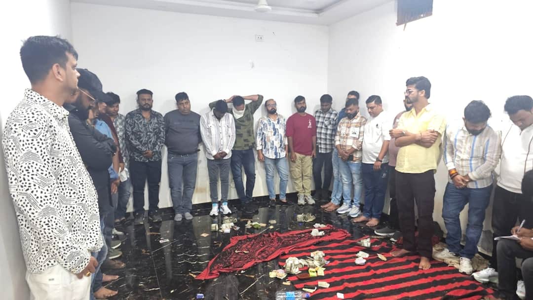 जुआरियों पर आदेश के बीच पुलिस का एक्शन, फार्म हाउस पर छापा मारकर 25 हाई प्रोफाइल जुआरी गिरफ्तार Jabalpur police raided farm house on gambling arrested 25 gamblers ANN जुआरियों पर आदेश के बीच पुलिस का एक्शन, फार्म हाउस पर छापा मारकर 25 हाई प्रोफाइल जुआरी गिरफ्तार