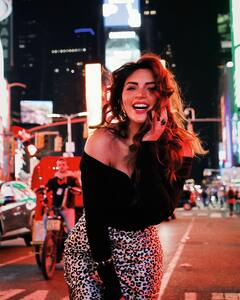 Shama Sikander: સ્ટાઈલિશ લૂકમાં શમા સિકંદરે આપ્યા બોલ્ડ પોઝ, જુઓ તસવીરો