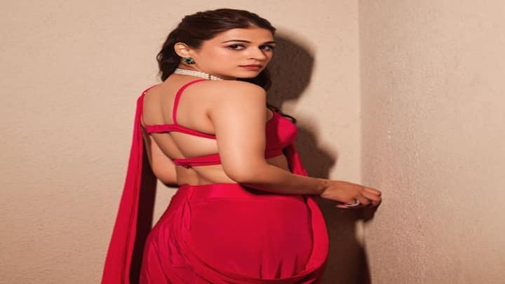 Shraddha Das: સાડીમાં ખૂબ જ હોટ લાગી એક્ટ્રેસ શ્રદ્ધા દાસ, જુઓ તસવીરો