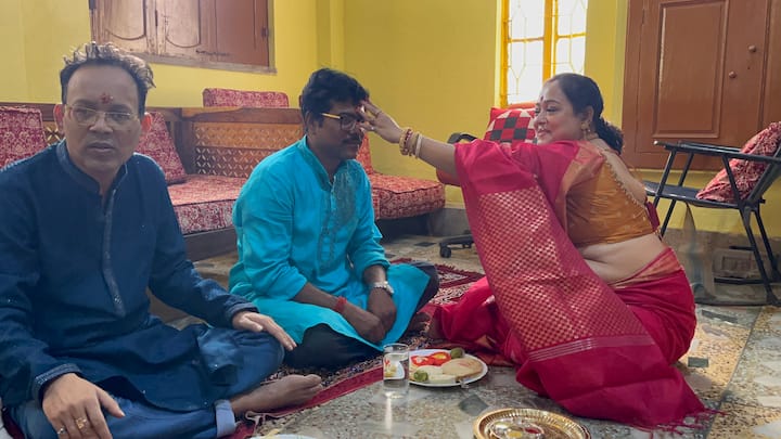 অনেকদিন পরে অপরাজিতার বাড়িতে বিয়ের সানাই বাজল। মায়ের ইচ্ছা মতো বাপের বাড়ি থেকেই দাদার বিয়ে দিয়েছিলেন অপরাজিতা।