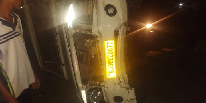 अपघातात चार चाकी वाहनांसह मोटरसायकलींचा चुराडा झाल्याचं दिसून येत आहे.(Image Credit-ABP)