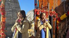 Nushrratt Bharuccha Pics:गले में माला...माथे पर तिलक, नुसरत भरुचा ने किए बाबा केदारनाथ के दर्शन, देखें तस्वीरें