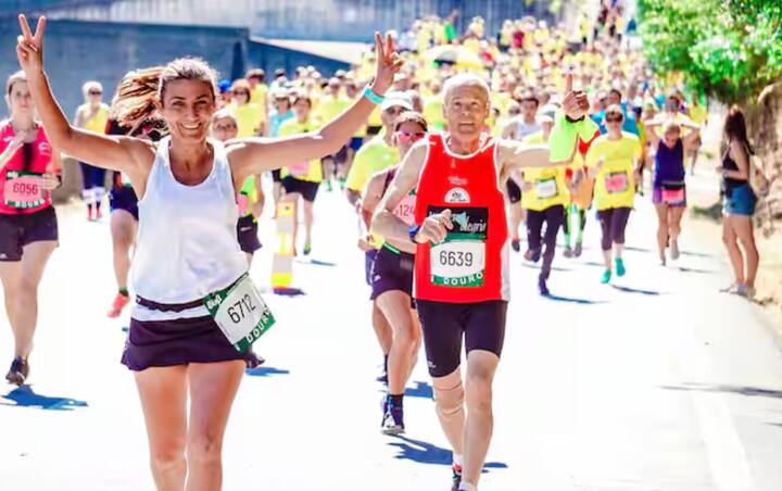 ਦੌੜਨ ਨਾਲ ਸਰੀਰ ਦਾ ਤਾਪਮਾਨ ਵਧਦਾ ਹੈ। ਇਸ ਵਧੇ ਹੋਏ ਤਾਪਮਾਨ ਨੂੰ ਘੱਟ ਕਰਨ ਲਈ ਸਰੀਰ ਚਮੜੀ ਵੱਲ ਖੂਨ ਭੇਜਦਾ ਹੈ, ਜਿਸ ਨਾਲ ਪਸੀਨਾ ਆਉਂਦਾ ਹੈ।