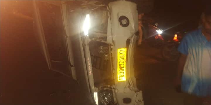 चालकाचा वाहनावरून ताबा सुटल्याने अपघात घडल्याची प्राथमिक माहिती मिळत आहे.(Image Credit-ABP)