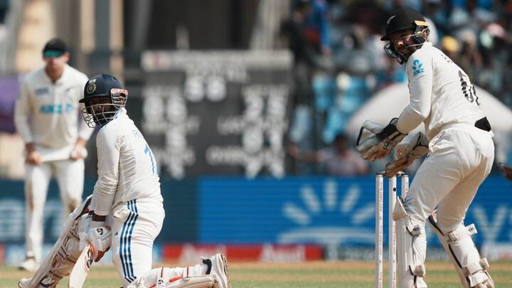 India vs New Zealand Mumbai Test: भारत को न्यूजीलैंड के खिलाफ हार का नुकसान हुआ है. टीम इंडिया वर्ल्ड टेस्ट चैंपियनशिप पॉइंट्स टेबल में नीचे खिसक गई है.