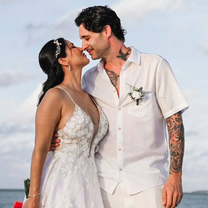 यावर अनेकांनी कमेंट्स करत त्यांना शुभेच्छा दिल्यात.