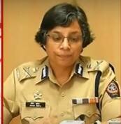 रश्मी शुक्ला यांची सेवा जून 2024 रोजी समाप्त झाली असतानाही भाजप, युती सरकारने जानेवारी 2026 पर्यंत त्यांना नियमबाह्य बढती दिली होती, असा आरोप काँग्रेस प्रदेशाध्यक्ष नाना पटोले यांनी केला होता. तसंच रश्मी शुक्ला यांची कार्यपद्धती अत्यंत वादग्रस्त राहिली असून नियमबाह्य कामे करणे तसेच विरोधी पक्षांतील नेत्यांना धमकावण्याची कामे त्यांनी केली आहेत, असाही आरोप नाना पटोलेंनी केला होता.