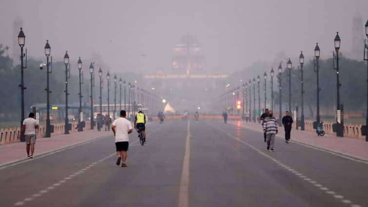 दिल्ली एनसीआर में प्रदूषण को लेकर सुप्रीम कोर्ट सख्त, दिल्ली सरकार और पुलिस से मांगा जवाब
