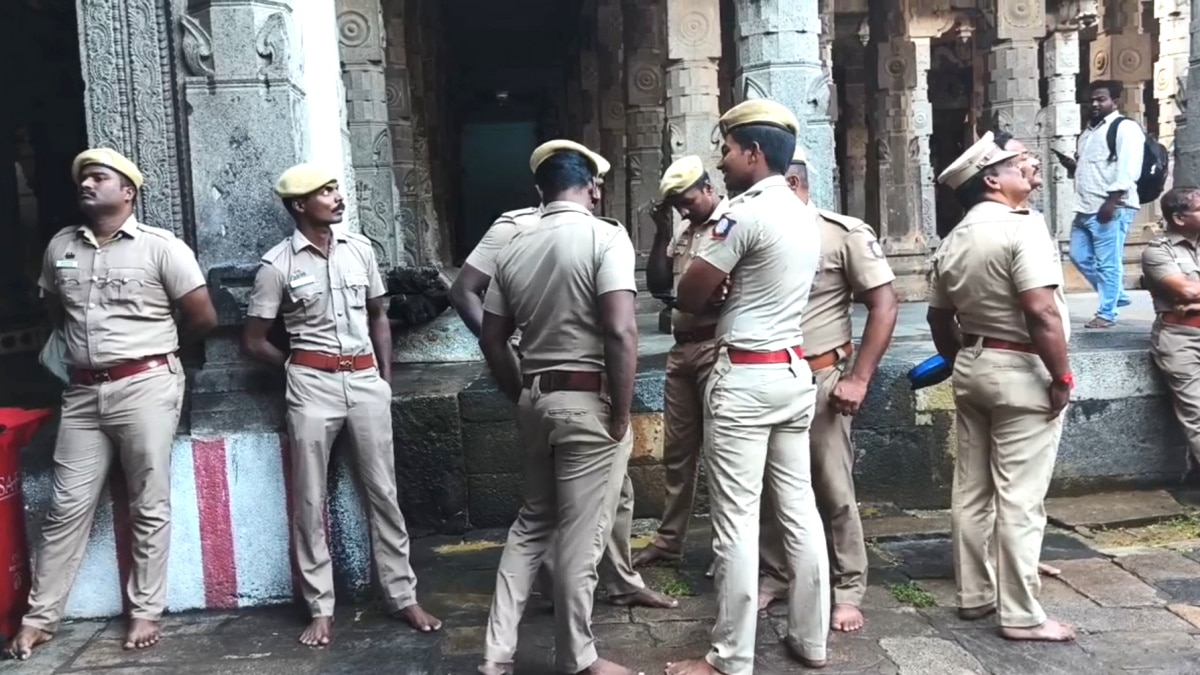 மீண்டும் மீண்டும் சர்ச்சை - சிதம்பரம் நடராஜர் கோயிலில் பரபரப்பு...!