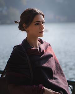 Kriti Sanon Unveils Behind-The-Scenes Moments From Do Patti, See All Pics