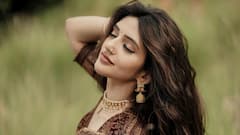 Sreeleela Exudes Festive Glamour In Striking Green Saree, Check Out All Pics