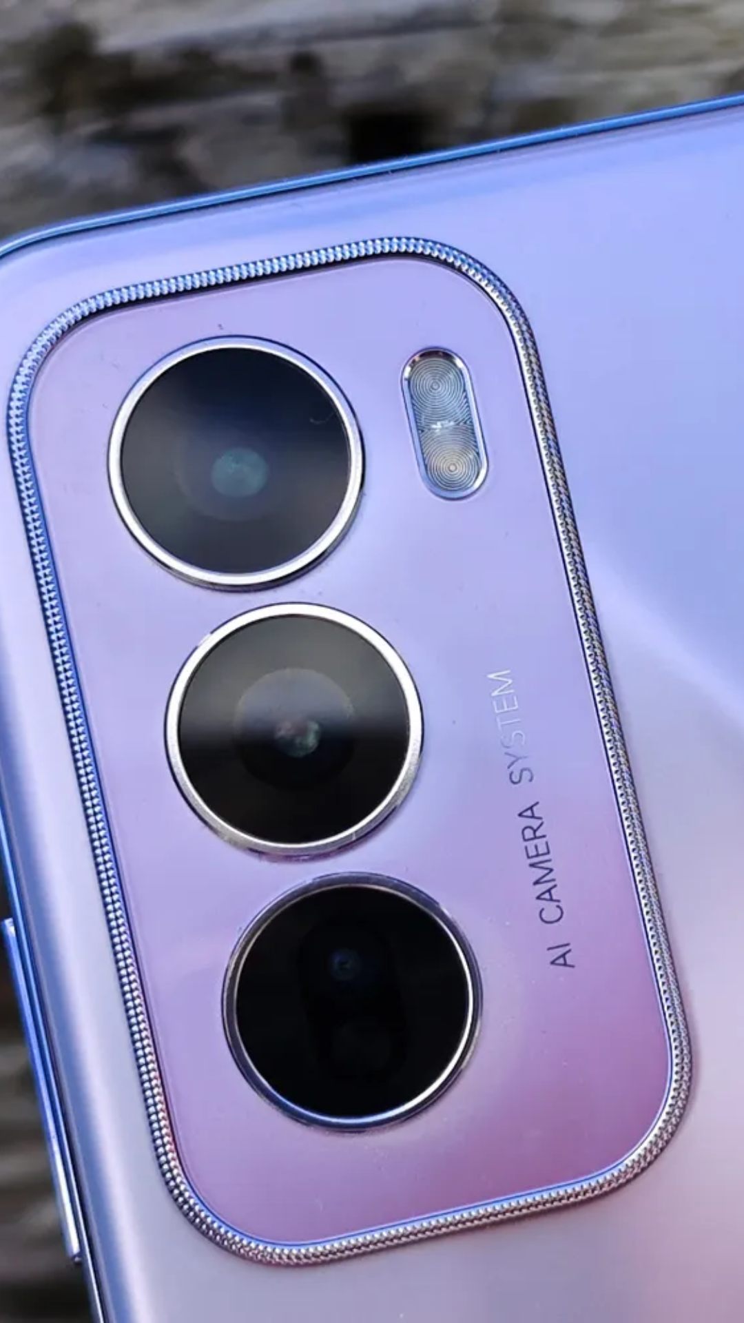 स्मार्टफोन निर्माता कंपनी Oppo जल्द ही अपना नया फोन Reno 13 को लॉन्च करने वाली है.