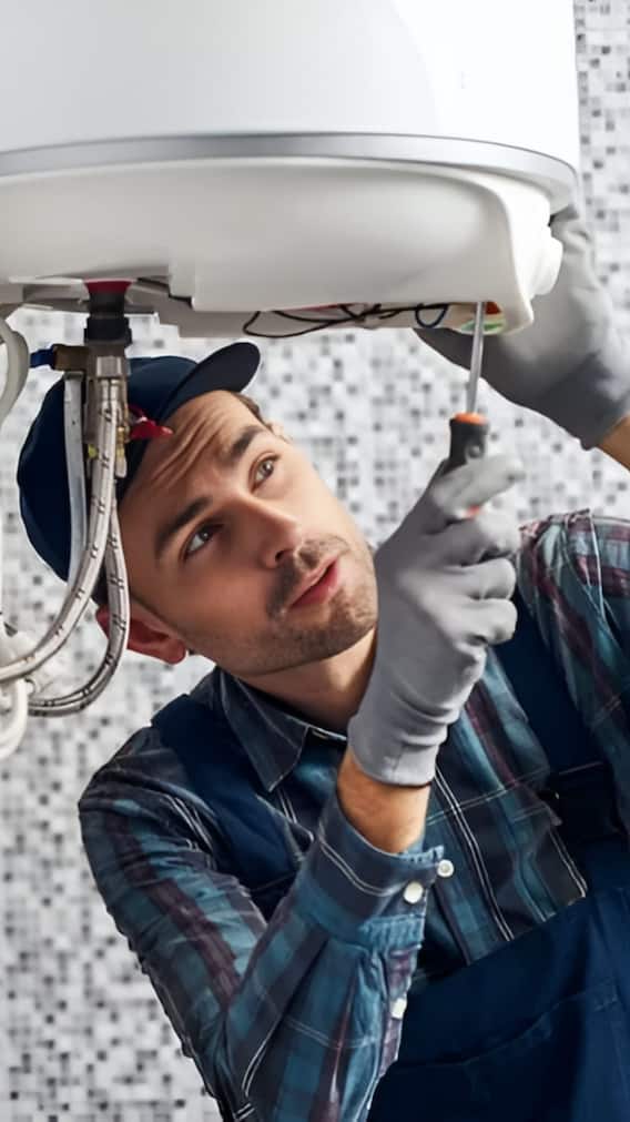 Geyser की सर्विस में कितना आता है खर्च! जानें कैसे होता है झोलझाल