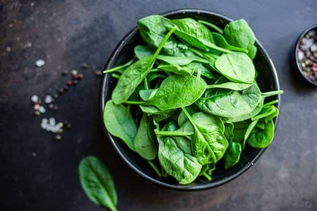 Eat spinach: calcium is best for bones. Its quantity is quite good in green vegetables. Spinach strengthens bones. By consuming spinach, bones obtain up to 25% of the daily calcium requirement. Spinach is also rich in iron and vitamin A.