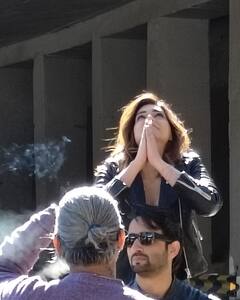 Kriti Sanon Unveils Behind-The-Scenes Moments From Do Patti, See All Pics