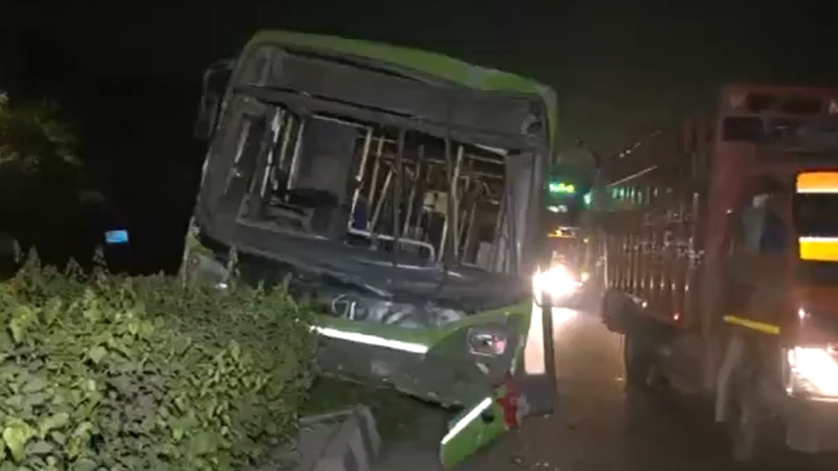 Road Accident: दिल्ली के रिंग रोड पर बेकाबू हुई DTC बस, पुलिसकर्मी सहित दो को कुचला