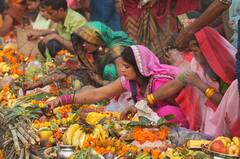 ছট পুজোয় আরাধনা করা হয় কার কার ? ছটি মাইয়া কে ? যে কেউ করতে পারেন পুজো ?