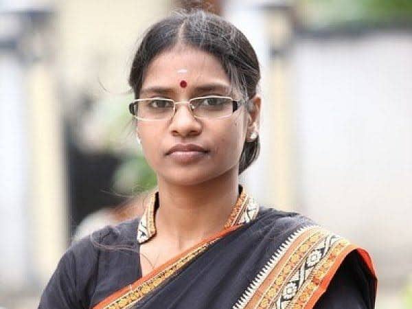 Veeralakshmi says kasthuri dances  cinema suddenly say that Tamil - TNN சினிமாவில் ஆடுபவர் திடீரென தமிழ் தமிழென கூறுவது ஏன் ?  - வீரலட்சுமி