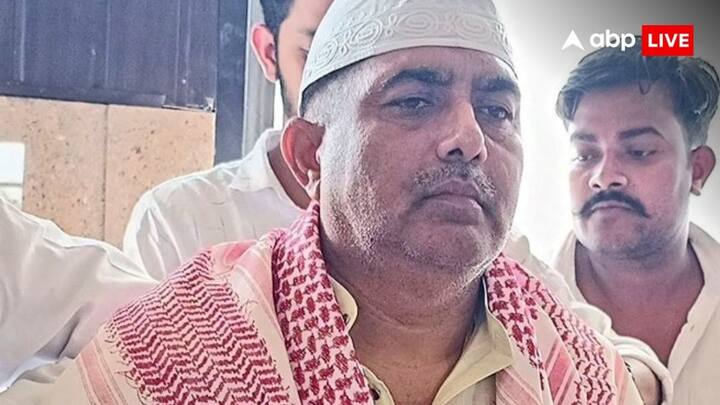 रामवीर ठाकुर इन दिनों चर्चा में इसलिए बने हुए हैं क्योंकि एक वीडियो में वो एक जालीदार टोपी पहने नजर आ रहे हैं, जो इस्लाम को मानने वाले पहनते हैं.