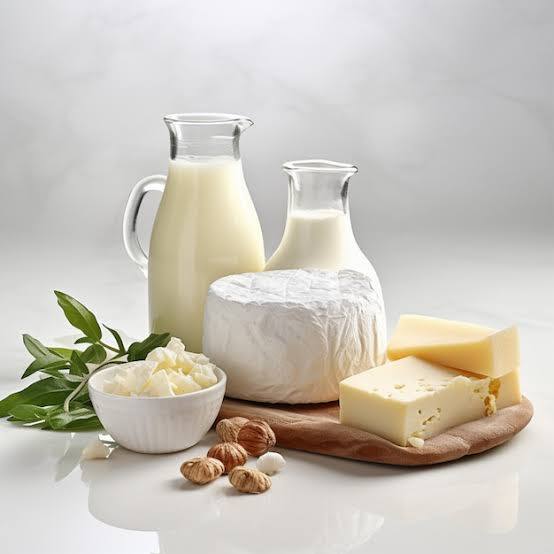 Curd, Cheese: For strong bones, foods like dairy products like milk, curd and cheese should be increased in the diet. Calcium and vitamin D are found in abundance in dairy products. Along with this, dairy products also contain a lot of protein. This strengthens the bones. Yogurt also helps strengthen bones.