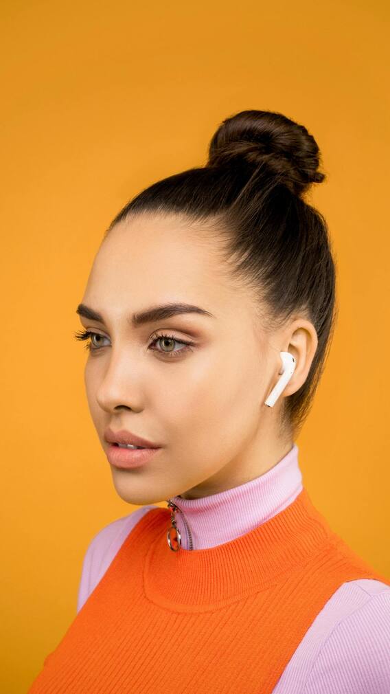 AirPods और Earbuds में क्या अंतर होता है?