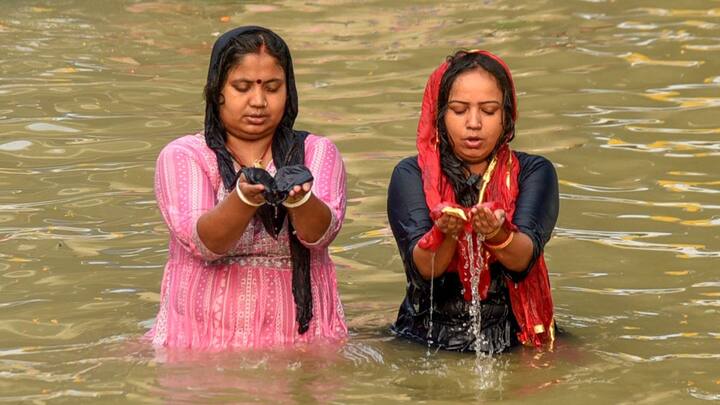 The festival begins with the ritual of Nahay Khay (bathing and feasting) where devotees part take a ritualistic bath and consume a simple meal. The next day, they observe Kharna, involving fasting throughout the day, breaking it only after sunset as an offering to the deities. Image: PTI