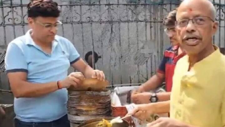 इसके बाद महिला लाइन से बाहर नहीं जाती है और बिना जय श्री राम बोले खाना लेने की जिद्द करने लगती है.