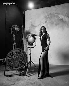 Citadel Honey Bunny : వరుణ్ ధావన్​తో హాట్ ఫోటోషూట్ చేసిన సమంత.. హనీ, బన్నీ మధ్య కెమిస్ట్రీ మామూలుగా లేదుగా