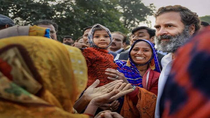Congress party releases its five guarantees scheme for maharashtra election 2024 பெண்களுக்கு மாதம் ரூ. 3000.. இலவச பஸ் பயணம்.. ஒரே பார்முலா.. அதிரடி காட்டும் காங்கிரஸ்!