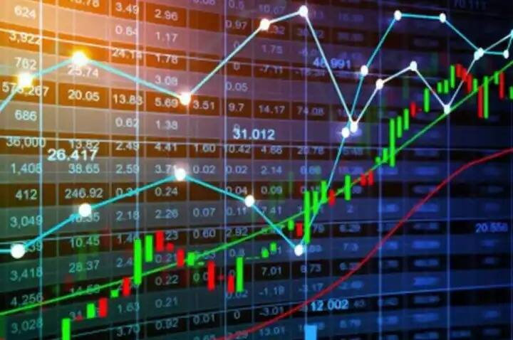 বিভিন্ন ব্রোকারেজ সংস্থাগুলি স্বল্প-মেয়াদি ট্রেডারদের জন্য পাঁচটি ভিন্ন স্টক কেনার সুপারিশ করেছে। ব্রোকারেজ ফার্ম 5Paisa NMDC কে স্বল্পমেয়াদি পছন্দের স্টক বলে ঘোষণা করেছে। এর জন্য টার্গেট প্রাইস হল প্রতি শেয়ার 242 টাকা এবং স্টপ লস হল 226 টাকা।