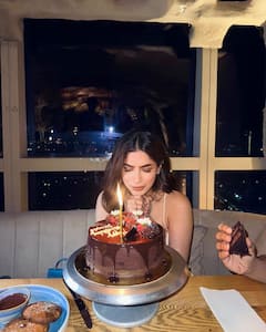 Khushi Kapoor’s Rumored Beau Vedang Raina Photobombs Her Birthday Shots, See Pics