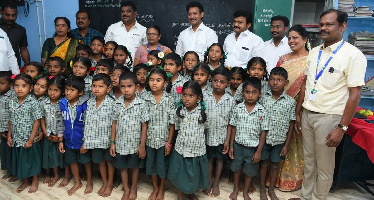 அழைப்பு விடுத்த ஆசிரியை; ஆஜர் ஆன அமைச்சர் அன்பில் மகேஸ்!- சுவாரசியப் பின்னணி!