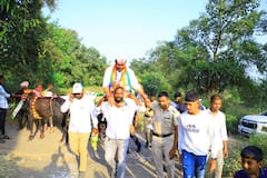 Sunil Shelke Maval Vidhan Sabha : कधी बैलगाड्यावर तर कधी कार्यकर्त्याच्या खांद्यावर; धुमधडाक्यात सुनील शेळकेंचा प्रचार सुरु