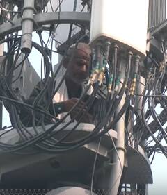 टावर पर चढ़ा संविदा अधिकारी, अधिकारीयों पर शोषण का आरोप | ABP Shorts