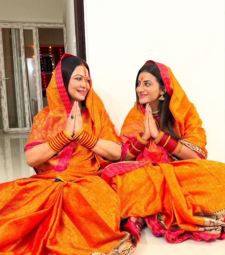 अक्षरा ने मां के साथ की ट्विनिंग, तो सोलह श्रृंगार कर रानी ने की छठी मैया की पूजा 3 अक्षरा सिंह – भोजपुरी की फेमस सिंगर और एक्ट्रेस अक्षरा सिंह इस बार छठ पूजा का त्योहार बहुत ही धूमधाम के साथ मना रही हैं. इसकी कई तस्वीरें उन्होंने अपने इंस्टाग्राम अकाउंट पर भी शेयर की हैं.