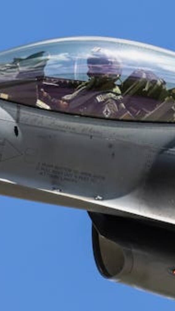 फाइटर जेट में कैसे काम करता है पायलट इजेक्ट सिस्टम?