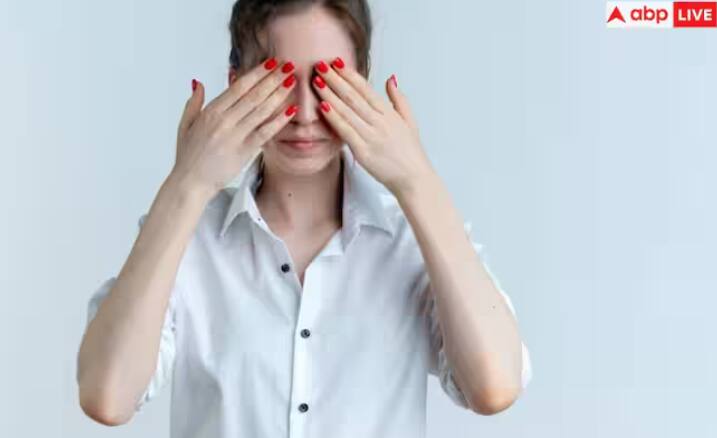 ਅਮੋਰੋਸਿਸ ਫੂਗੈਕਸ: ਇੱਕ ਜਾਂ ਦੋਵੇਂ ਅੱਖਾਂ ਵਿੱਚ ਦੇਖਣ ਵਿੱਚ ਮੁਸ਼ਕਲ ਹੋ ਸਕਦੀ ਹੈ। ਇਸ ਨਾਲ ਨੁਕਸਾਨ ਹੋ ਸਕਦਾ ਹੈ। ਇਸ ਕਾਰਨ ਰੈਟੀਨਾ ਵਿੱਚ ਖੂਨ ਸੰਚਾਰ ਹੋਣ ਵਿੱਚ ਵੀ ਸਮੱਸਿਆ ਹੋ ਸਕਦੀ ਹੈ।