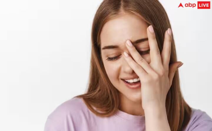 ਅੱਖਾਂ ਦੀਆਂ ਸਮੱਸਿਆਵਾਂ ਜਿਵੇਂ ਕਿ ਡ੍ਰਾਈਨੈਸ, ਸਟ੍ਰੋਕ, ਹਾਈਪਹੇਮਾ, ਮੈਕੁਲਰ ਹੋਲ ਵਰਗੀਆਂ ਸਮੱਸਿਆਵਾਂ ਵਿੱਚ ਅੱਖਾਂ ਦੇ ਸਾਹਮਣੇ ਧੁੰਧਲਾਪਨ ਆ ਸਕਦਾ ਹੈ।