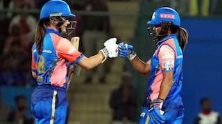 WPL 2025 Retention: मुंबई इंडियंस ने हरमनप्रीत कौर समेत 14 खिलाड़ियों को किया रिटेन, देखें किसे-किसे किया रिलीज