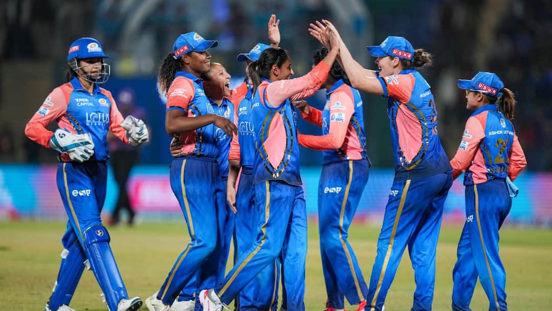 WPL 2025 full list of retained released players announced Mumbai Delhi Gujarat UP warriorz RCB WPL 2025 Retentions: मुंबई-दिल्ली समेत सभी टीमों ने वीमेंस प्रीमियर लीग के लिए जारी की रिटेंशन लिस्ट, देखें कौन हुआ रिलीज