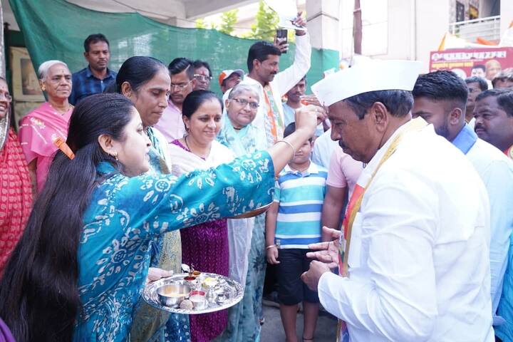 ज्यात रोजगाराच्या संधी, मूलभूत सोयीसुविधा, शिक्षण आणि आरोग्याच्या क्षेत्रात प्रगतीचा समावेश आहे.