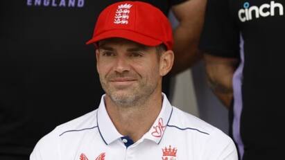 James Anderson ends silence on surprise registration for IPL 2025 mega auction IPL 2025:ஐபிஎல்.. எதற்காக ஏலத்தில் பெயரை கொடுத்தேன் தெரியுமா? ஜேம்ஸ் ஆண்டர்சன் விளக்கம்