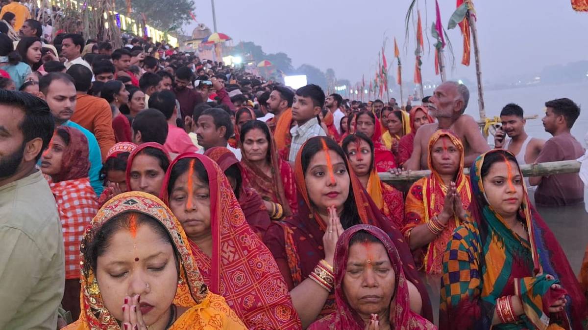 Chhath Puja 2024: चार दिवसीय छठ महापर्व संपन्न, पटना में लाखों व्रतियों ने उदीयमान सूर्य को दिया अर्घ्य