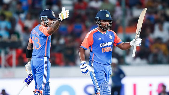 क्रूगर की अगली गेंद नो-बॉल रही, वहीं फ्री हिट पर सिर्फ 2 रन आए. मगर चौथी ऑफिशियल गेंद फेंकने से पहले क्रूगर ने एक नो बॉल और तीन वाइड फेंकीं. यानी पांच प्रयासों के बाद वो चौथी गेंद को ठीक से फेंक सके.