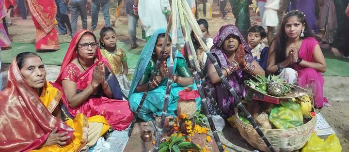 व्रतधारी महिलाओं के अनुसार, छठ पूजा से घरों में खुशहाली आती है. मैया इस पूजन से सभी मनोकामनाएं पूरी करती हैं. इस पूजन में सबके कुशल होने की कामना की जाती है.